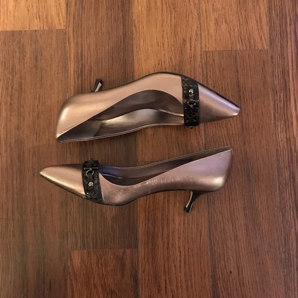 Brand new Guess heels - Picture 3 of 7